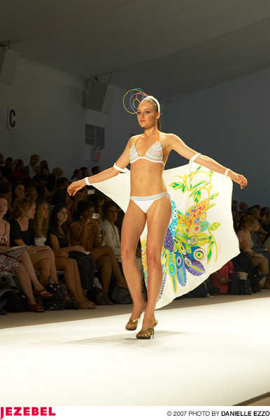 Illustration for article titled Gottex Spring/Summer '08 Show & Scene